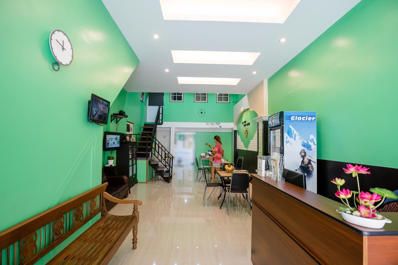 Little Monkey Hostel Yangon Bagian luar foto